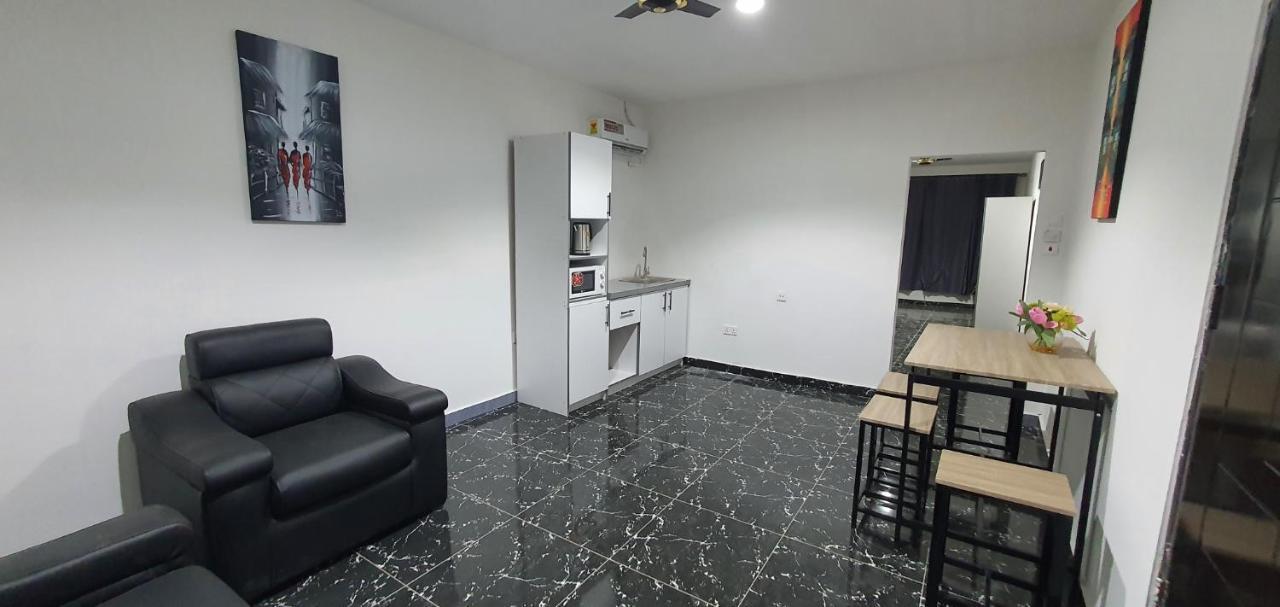 Legon City Mall Short Stay Apartments For Business And Vacation - East Legon Accra Kültér fotó